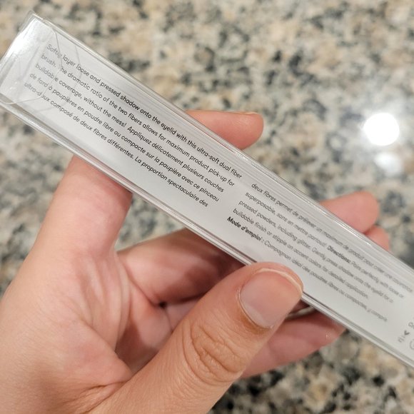 Quo Beauty Dual Fiber Eye Brush - Picture 5 of 6